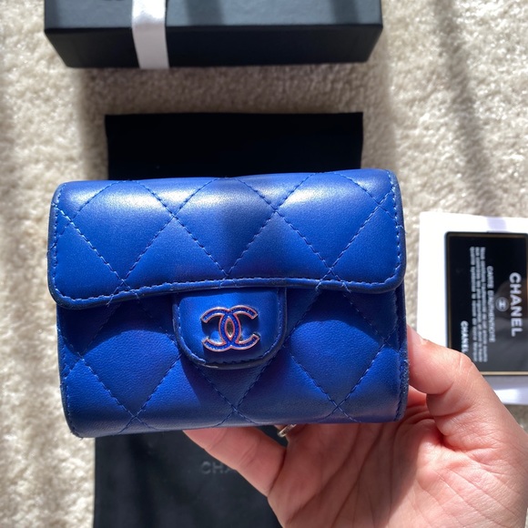 ❌SOLD CHANEL Blue Lambskin Flap Wallet - Picture 4 of 10